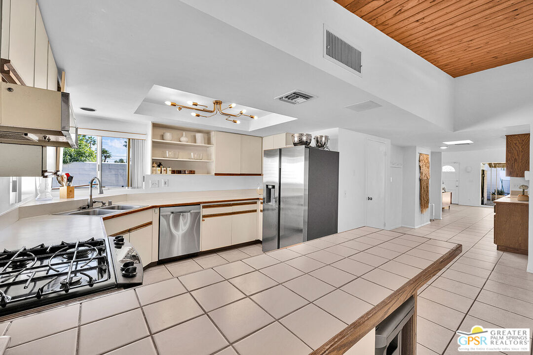 2211 North Starr Road Palm Springs, CA 92262 - Photo 13 of 38