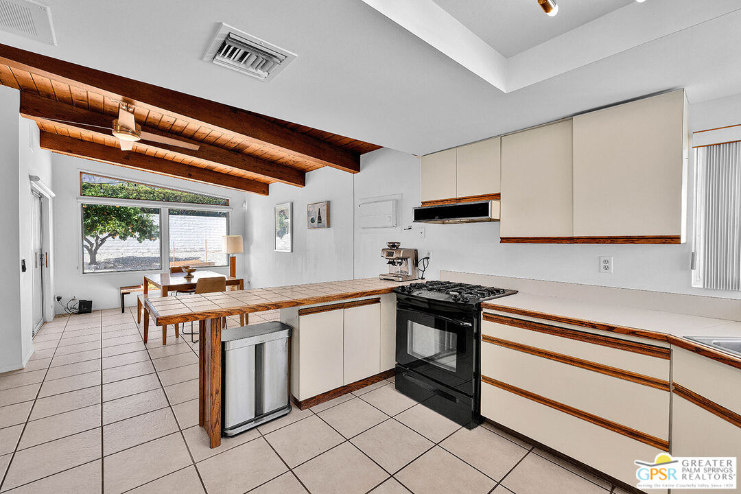 2211 North Starr Road Palm Springs, CA 92262 - Photo 14 of 38