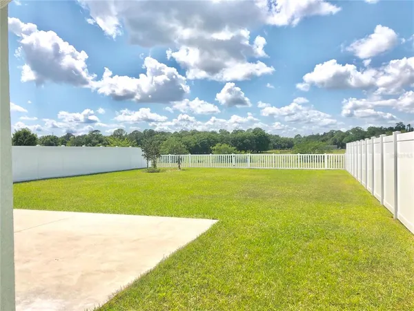 $1,945 | 6527 Bayston Hill Place, Zephyrhills, FL 33541