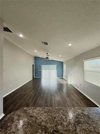 $1,945 | 6527 Bayston Hill Place, Zephyrhills, FL 33541