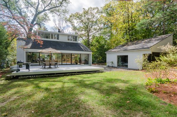 69 Moffat Road Newton, MA 02468 - Photo 4 of 24