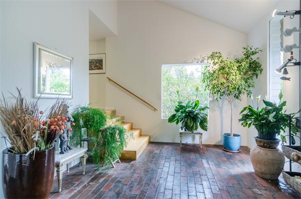 69 Moffat Road Newton, MA 02468 - Photo 6 of 24