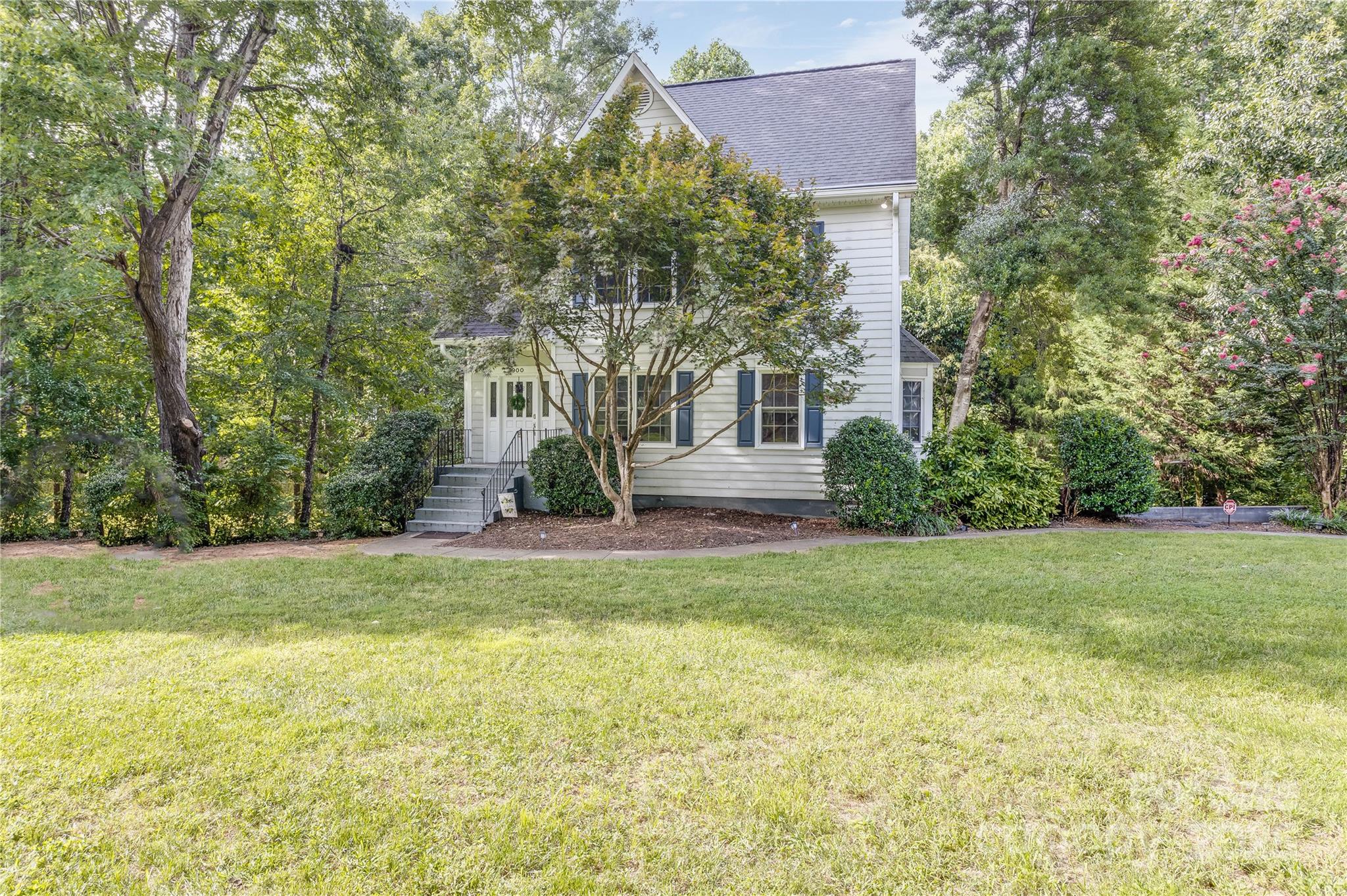 900 Raleigh Court Gastonia, NC 28054 - Photo 2 of 27