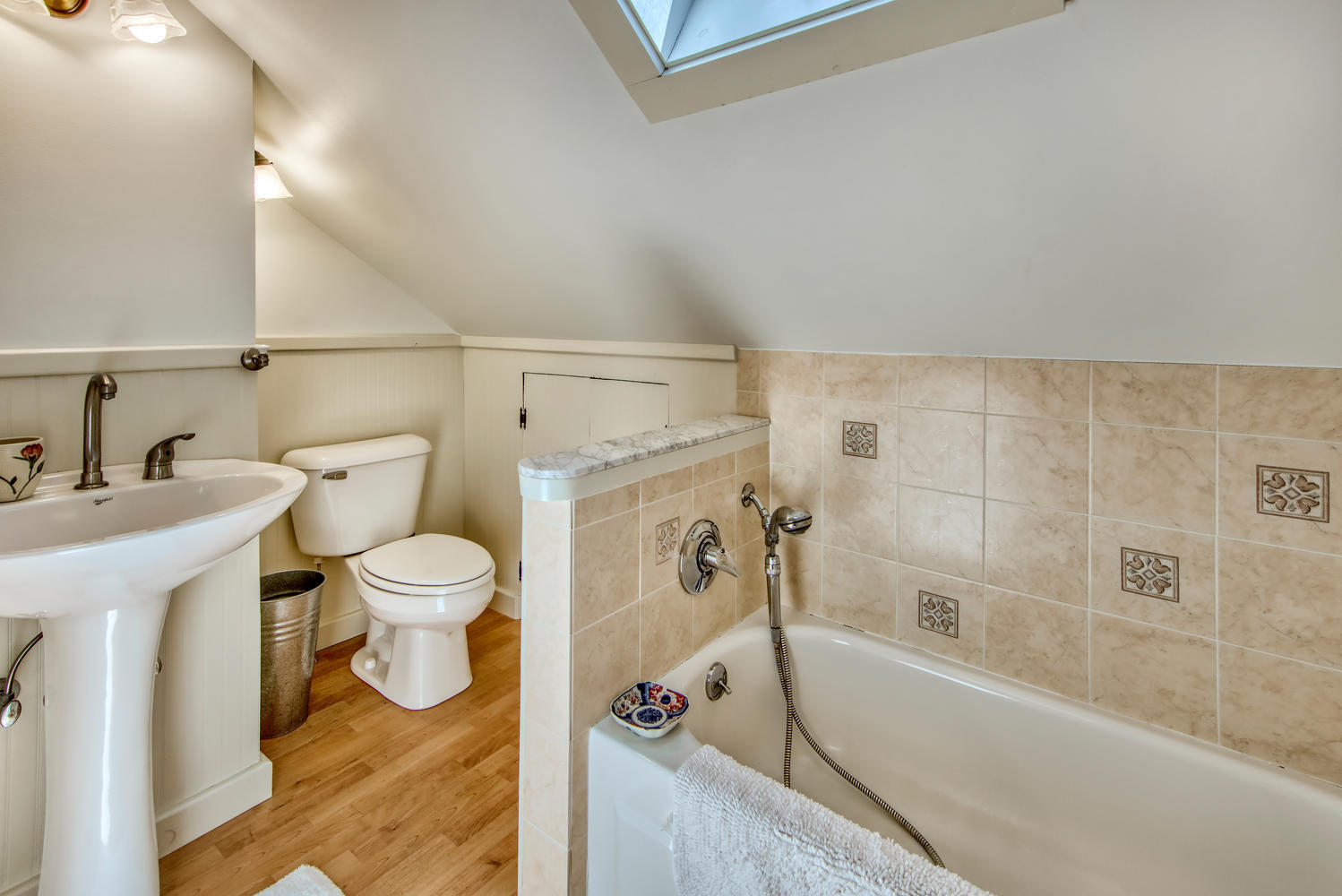 7 Main Street Castine, ME 04421 - Photo 23 of 25 3rd floor bath