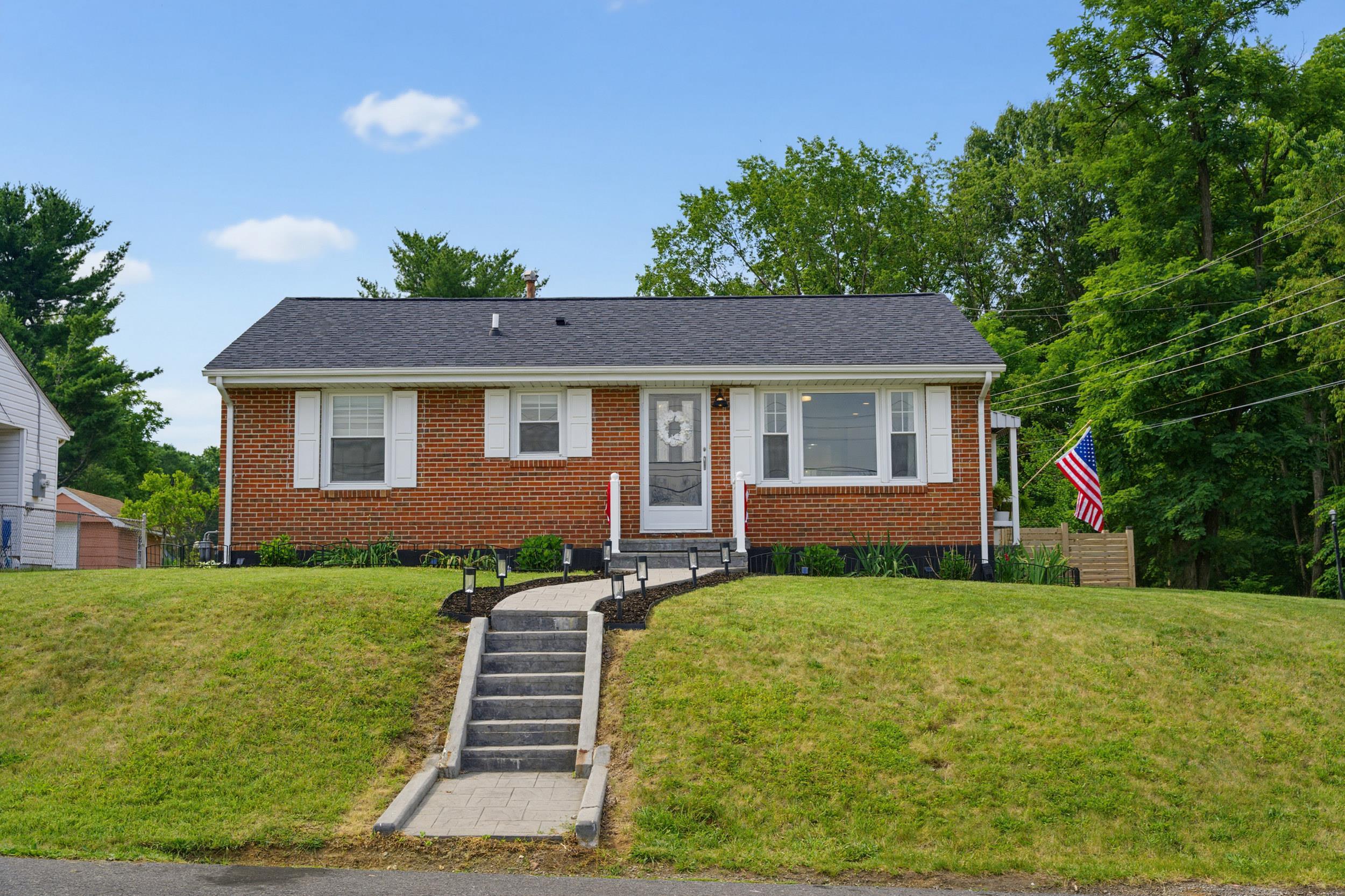 2412 Park Hill Road Staunton, VA 24401 - Photo 16 of 60