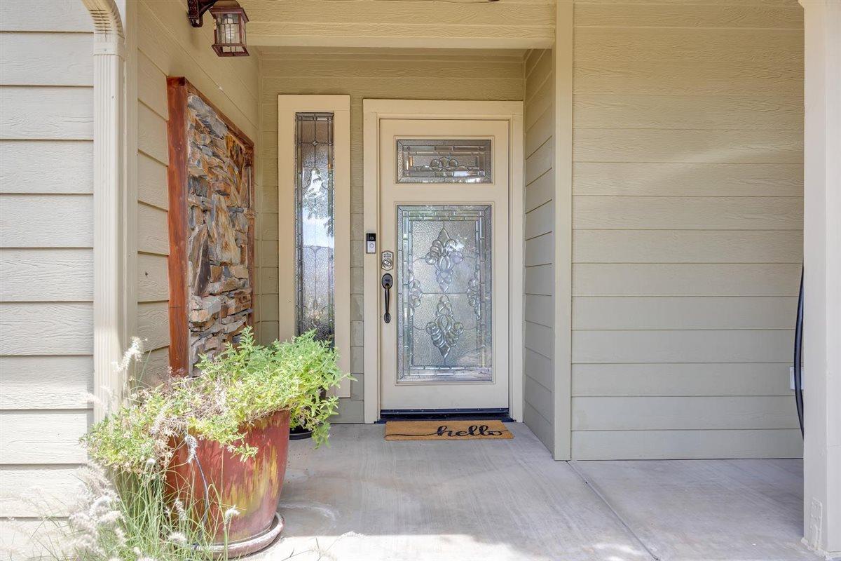 2441 Quail Hill Road, Unit 262 Copperopolis, CA 95228 - Photo 11 of 90 Look at the gorgeous glass detailing!