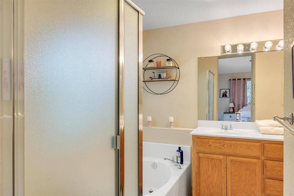 2441 Quail Hill Road, Unit 262 Copperopolis, CA 95228 - Photo 32 of 90 Spacious en-suite...