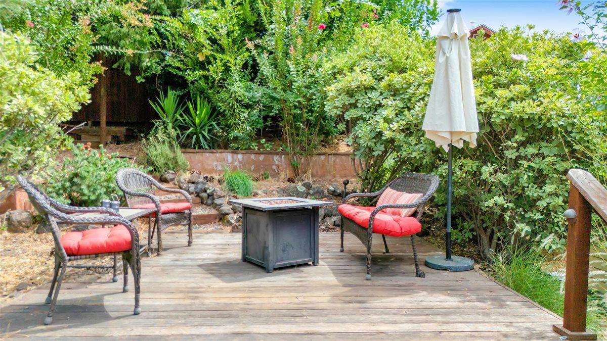 2441 Quail Hill Road, Unit 262 Copperopolis, CA 95228 - Photo 51 of 90 Another elevated deck. Storage shed beyond.