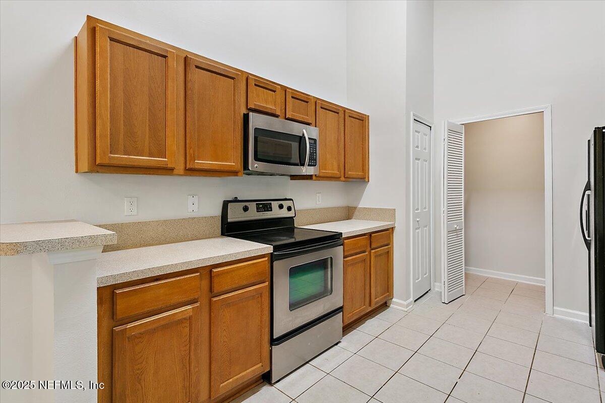 7920 Merrill Road, Unit 1014 Jacksonville, FL 32277 - Photo 5 of 12 05-Kitchen