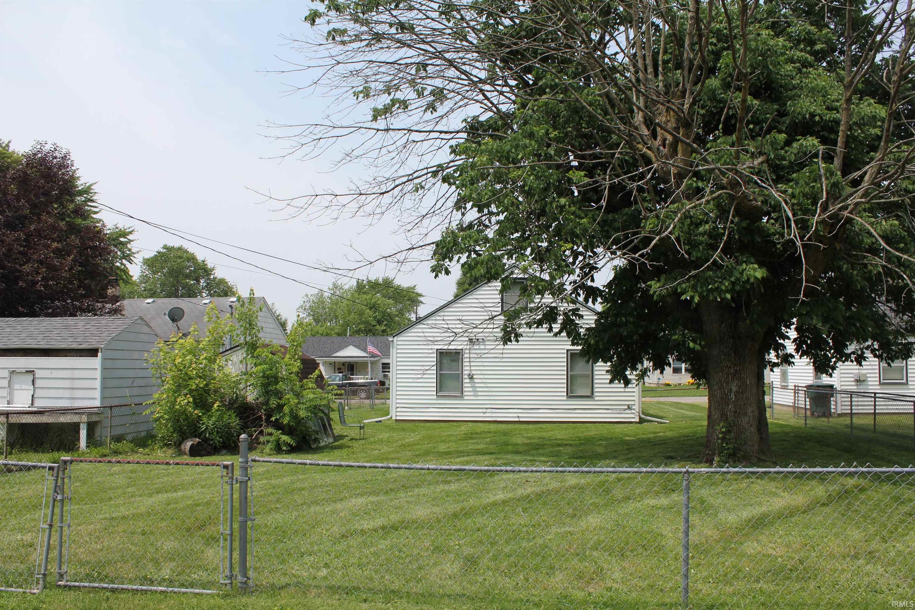 2012 South Vine Street Muncie, IN 47302 - Photo 2 of 15 Gallery Image 2