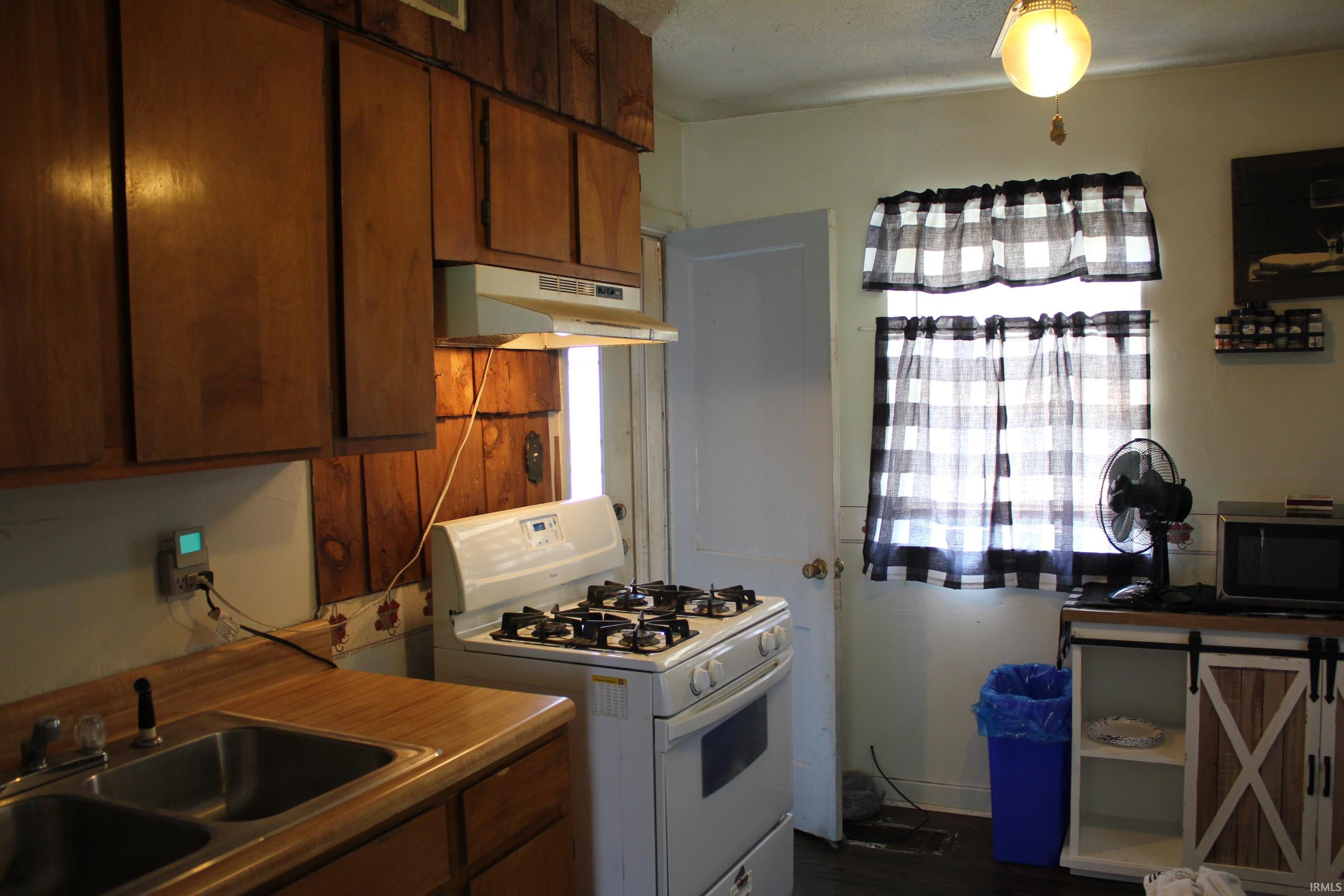 2012 South Vine Street Muncie, IN 47302 - Photo 5 of 15 Gallery Image 5