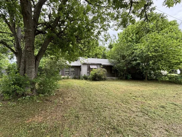 $600 | 507 Hodge Street, Bowie, TX 76230