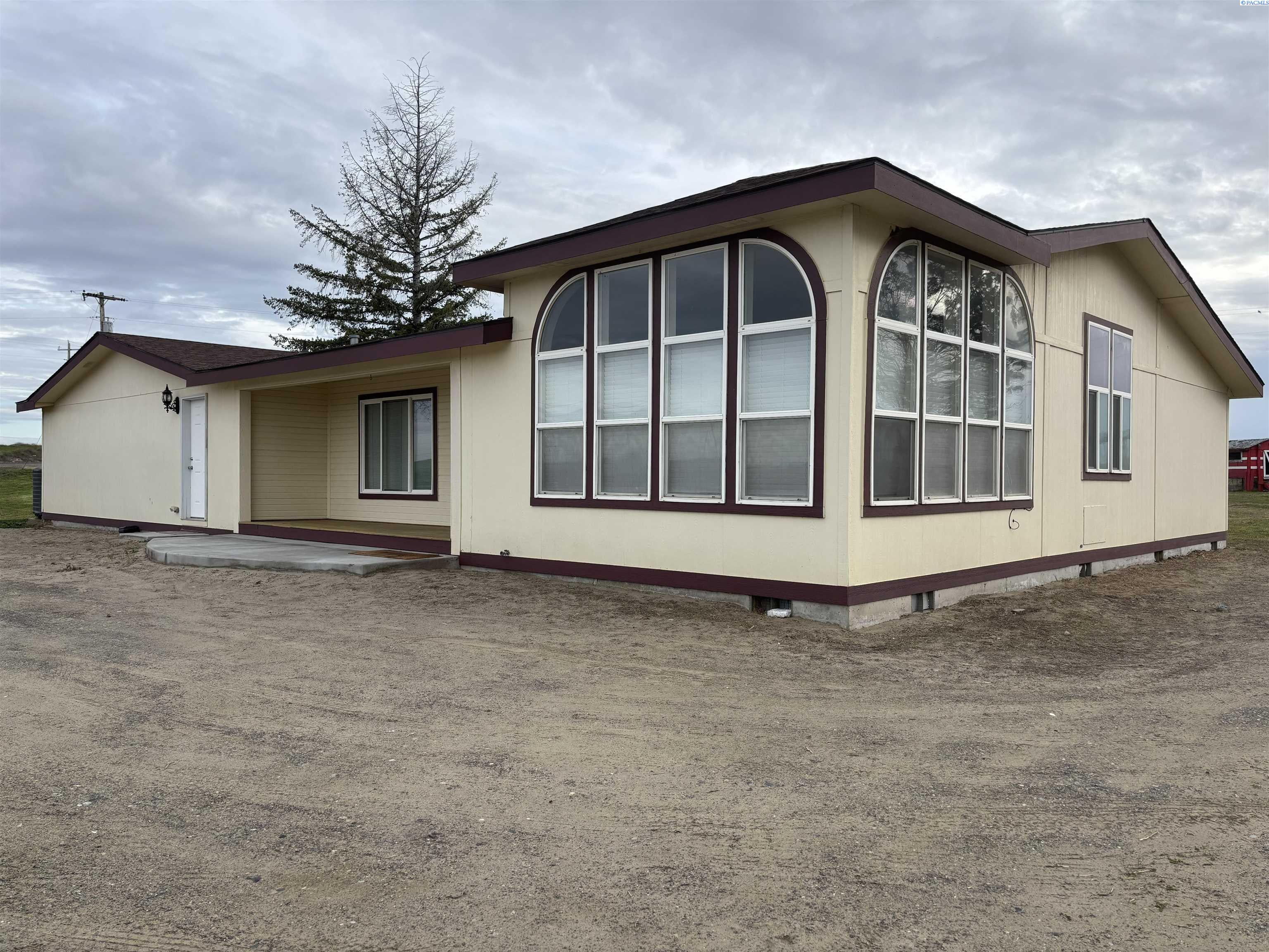 5803 Taylor Flats Road Pasco, WA 99301 - Photo 4 of 28 Gallery Image 4