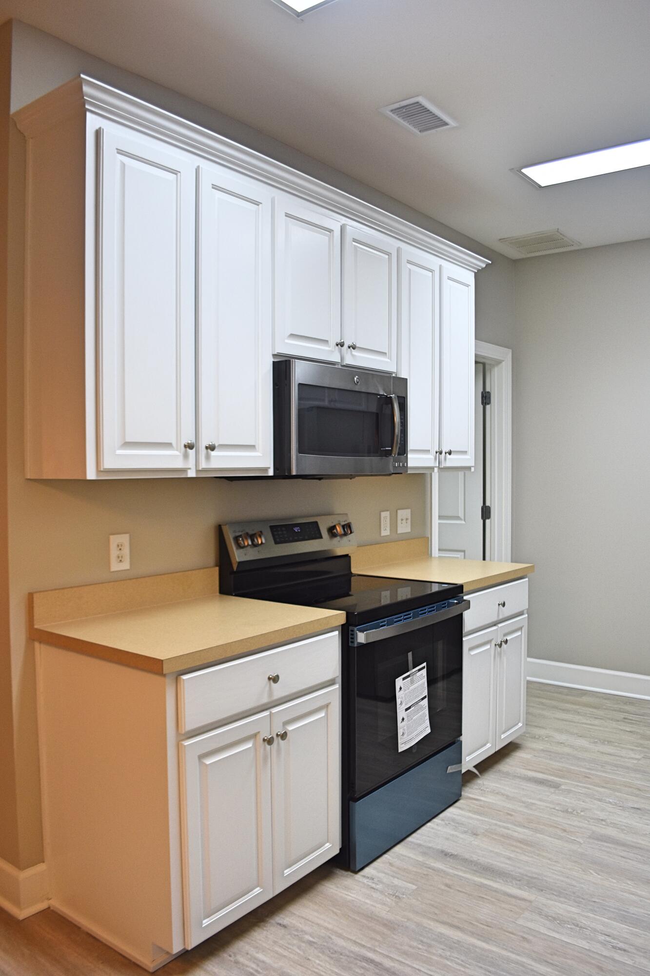 26 Village Lane Freeport, FL 32439 - Photo 11 of 37 11_ Kitchen