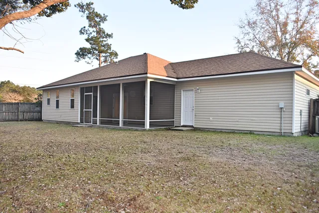 $2,350 | 26 Village Lane, Freeport, FL 32439