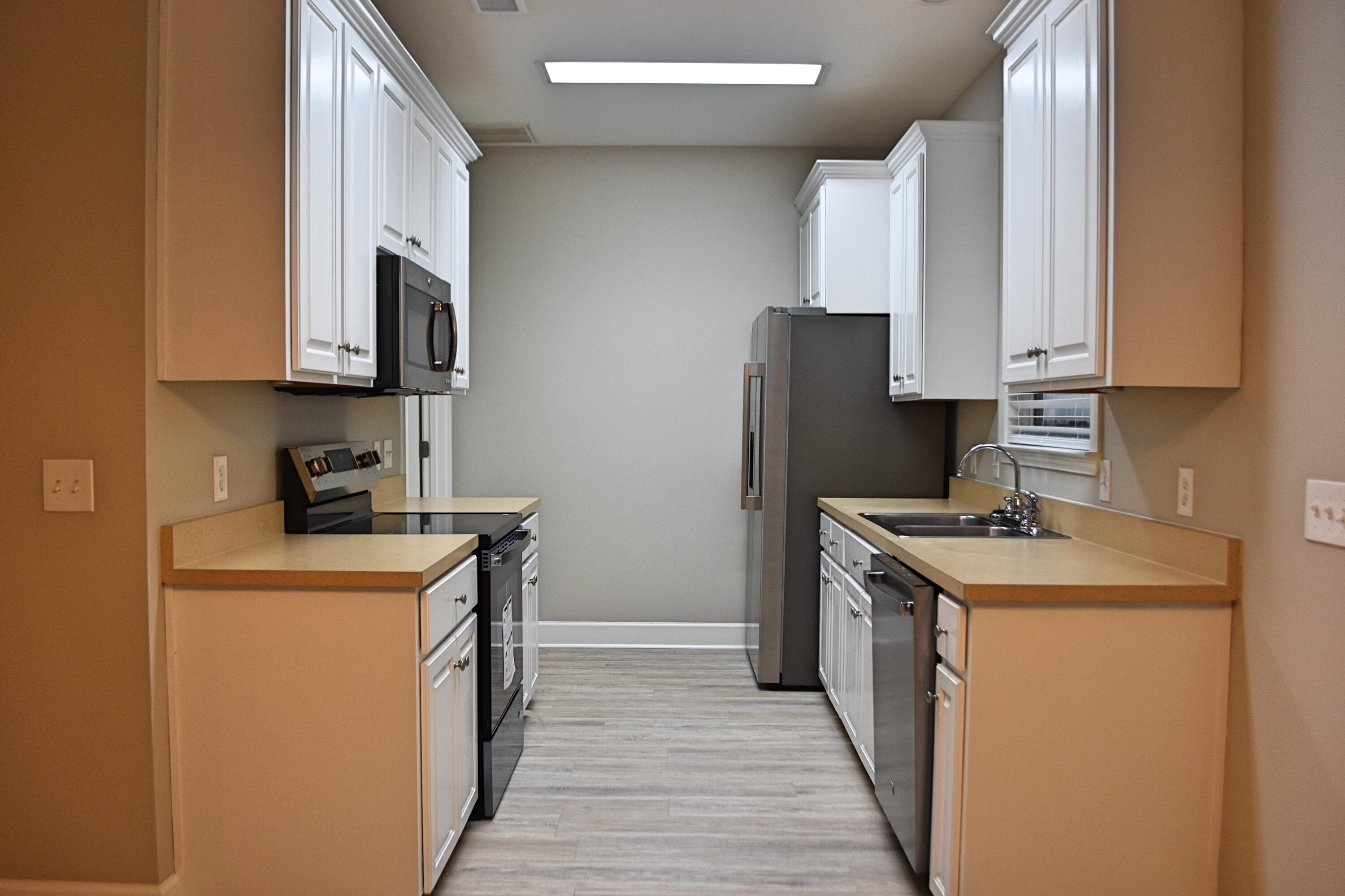 26 Village Lane Freeport, FL 32439 - Photo 9 of 37 9_Kitchen