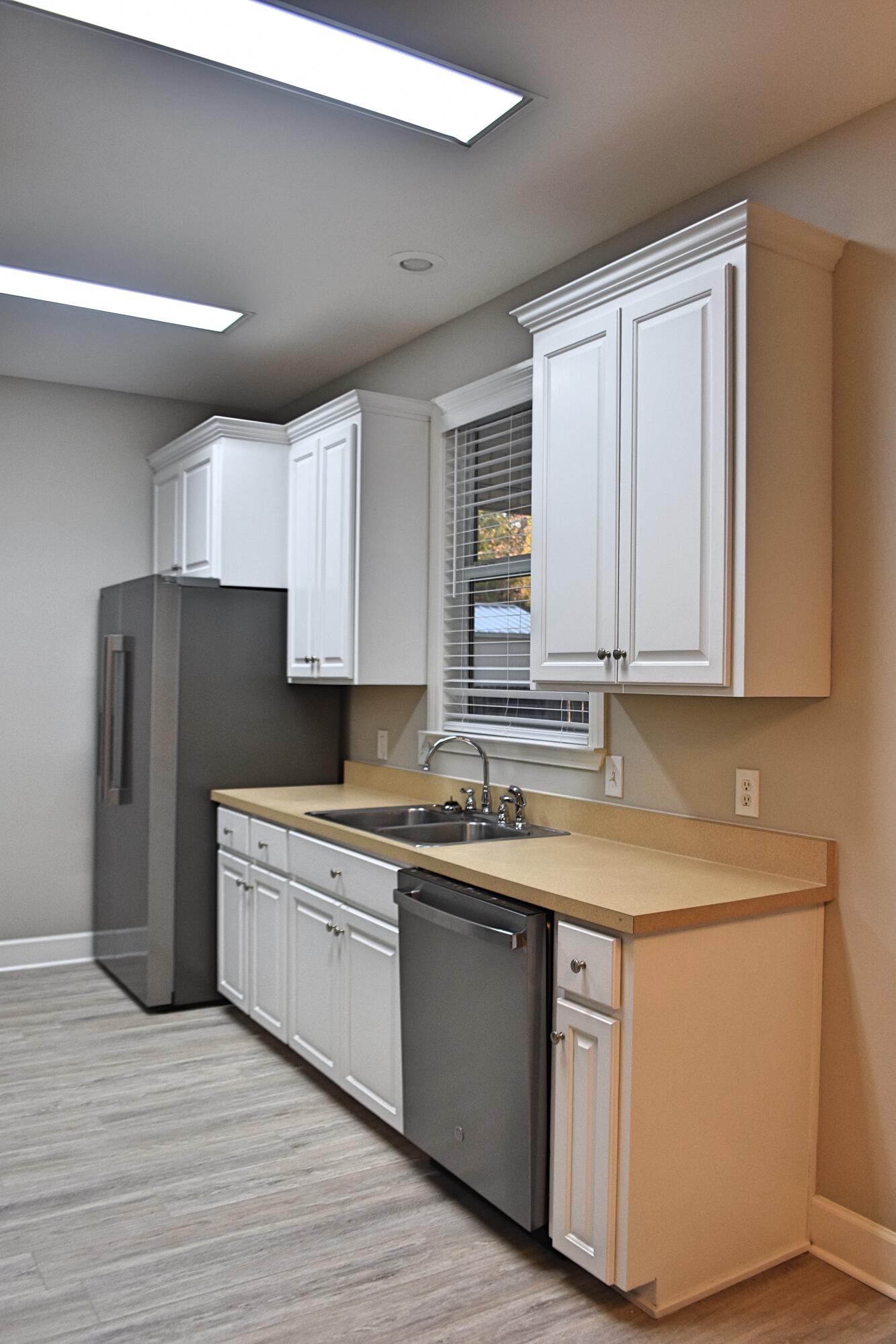 26 Village Lane Freeport, FL 32439 - Photo 10 of 37 10_ Kitchen