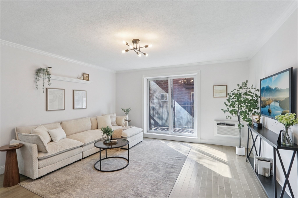 34 Westgate Road, Unit 3 Chestnut Hill, MA 02467 - Photo 1 of 24 Gallery Image 1