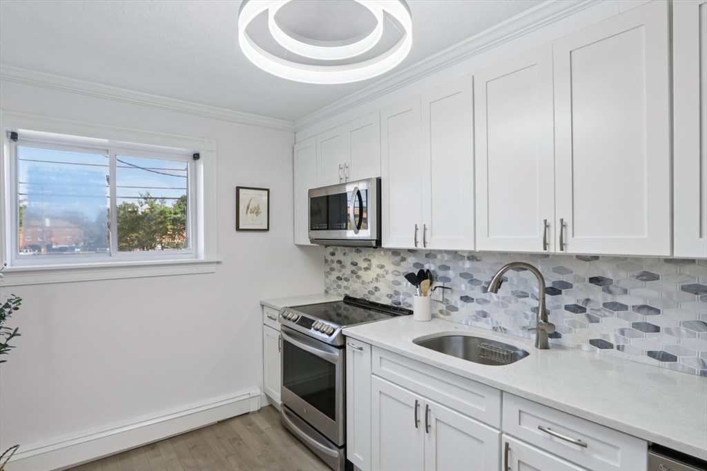 34 Westgate Road, Unit 3 Chestnut Hill, MA 02467 - Photo 11 of 24 Gallery Image 11
