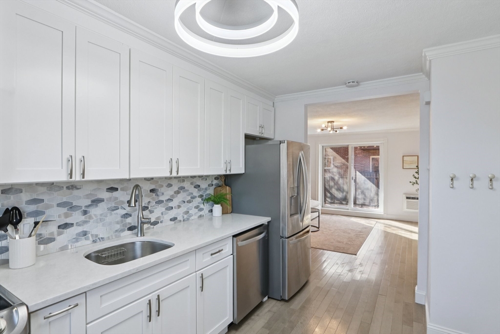 34 Westgate Road, Unit 3 Chestnut Hill, MA 02467 - Photo 12 of 24 Gallery Image 12