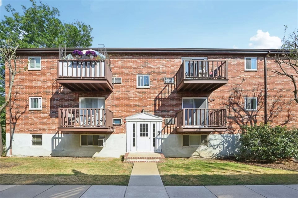 34 Westgate Road, Unit 3 Chestnut Hill, MA 02467 - Photo 15 of 24 Gallery Image 15