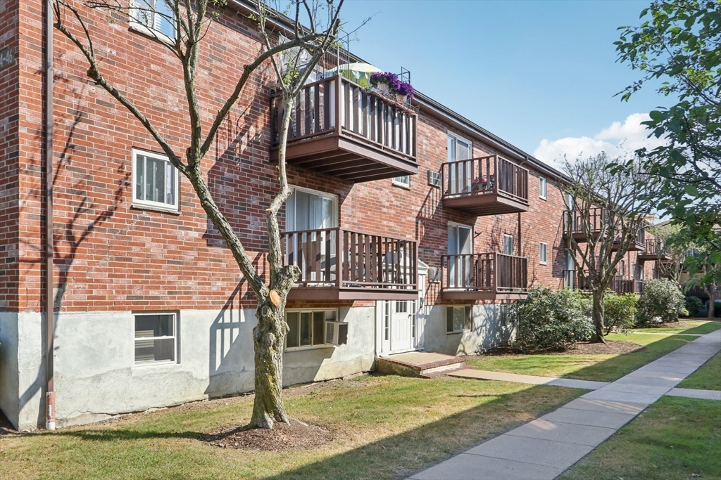 34 Westgate Road, Unit 3 Chestnut Hill, MA 02467 - Photo 16 of 24 Gallery Image 16