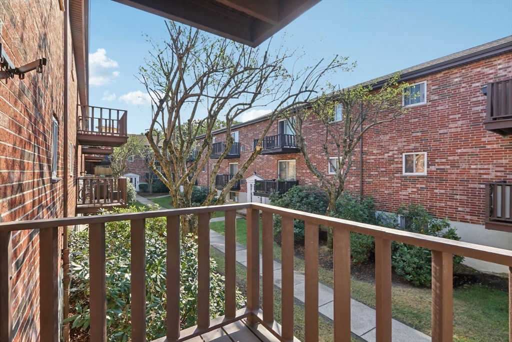 34 Westgate Road, Unit 3 Chestnut Hill, MA 02467 - Photo 17 of 24 Gallery Image 17