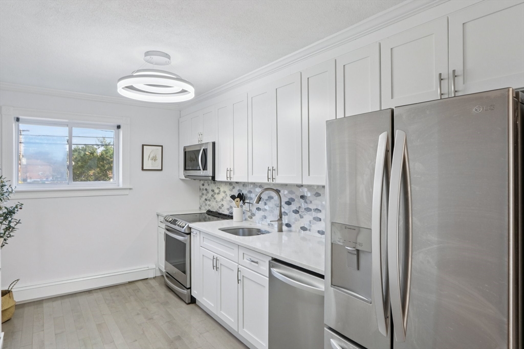 34 Westgate Road, Unit 3 Chestnut Hill, MA 02467 - Photo 7 of 24 Gallery Image 7