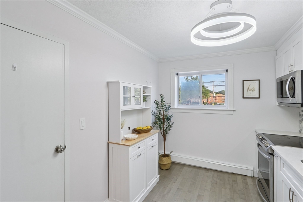 34 Westgate Road, Unit 3 Chestnut Hill, MA 02467 - Photo 8 of 24 Gallery Image 8