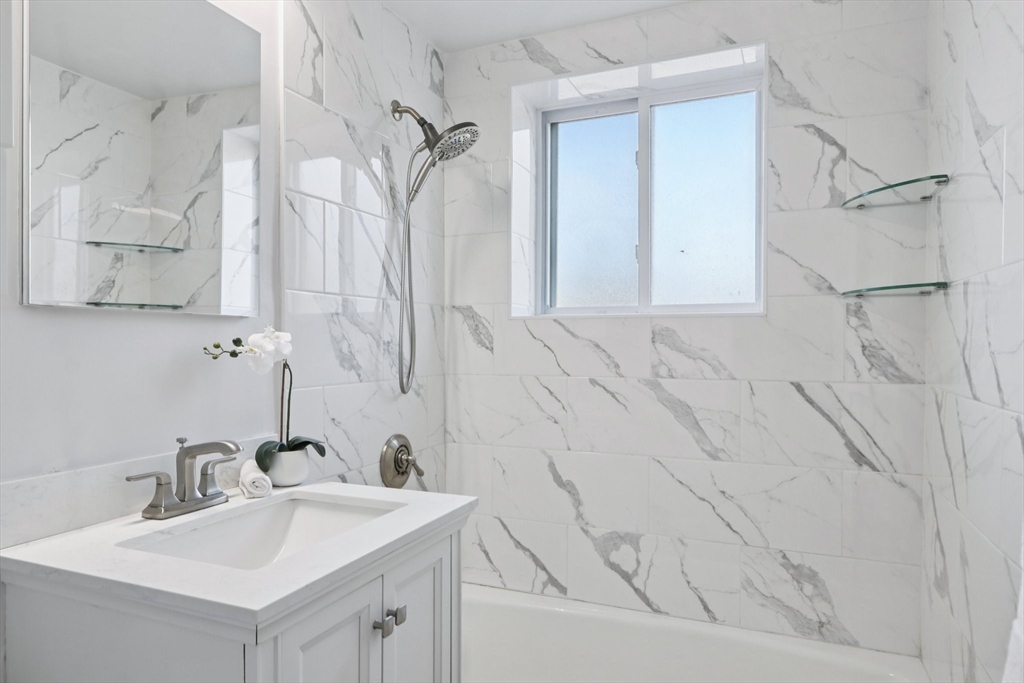 34 Westgate Road, Unit 3 Chestnut Hill, MA 02467 - Photo 10 of 24 Gallery Image 10