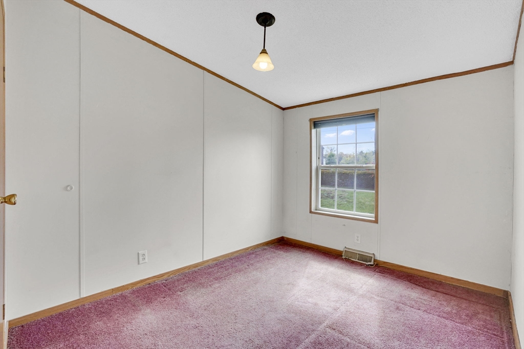 27 Somerset Road Chicopee, MA 01020 - Photo 12 of 33