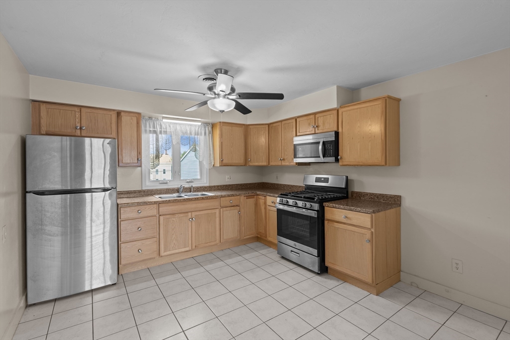 135 Vale Street, Unit 16 Fall River, MA 02724 - Photo 4 of 29