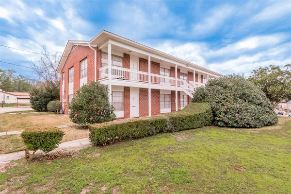 $1,250 | 1917 20th Street, Unit 1, Huntsville, TX 77340