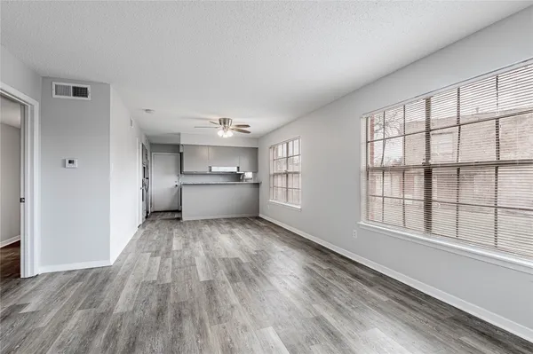 $1,250 | 1917 20th Street, Unit 1, Huntsville, TX 77340