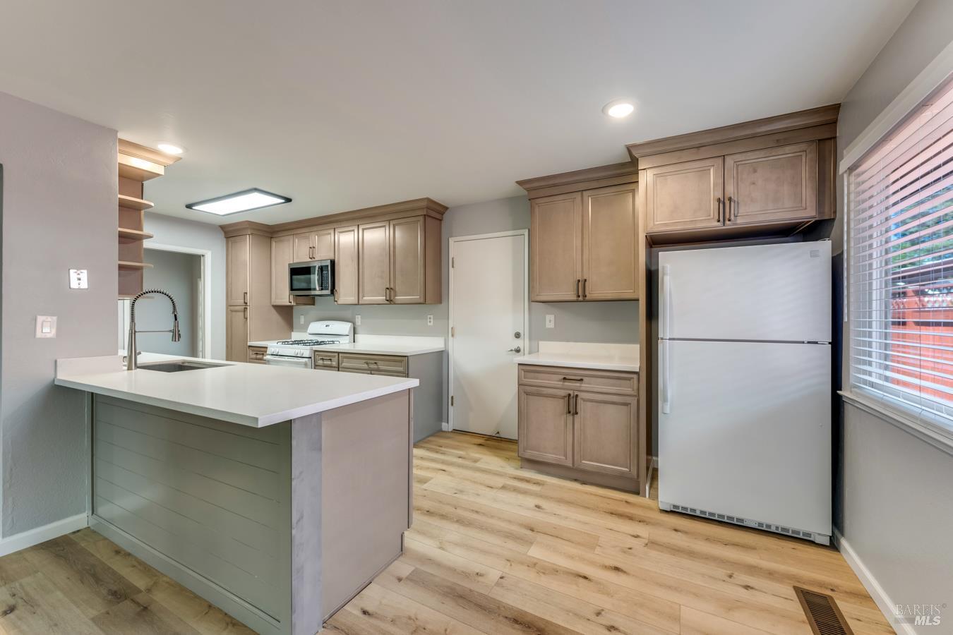 4960 Snark Avenue Santa Rosa, CA 95409 - Photo 4 of 22 Gallery Image 4
