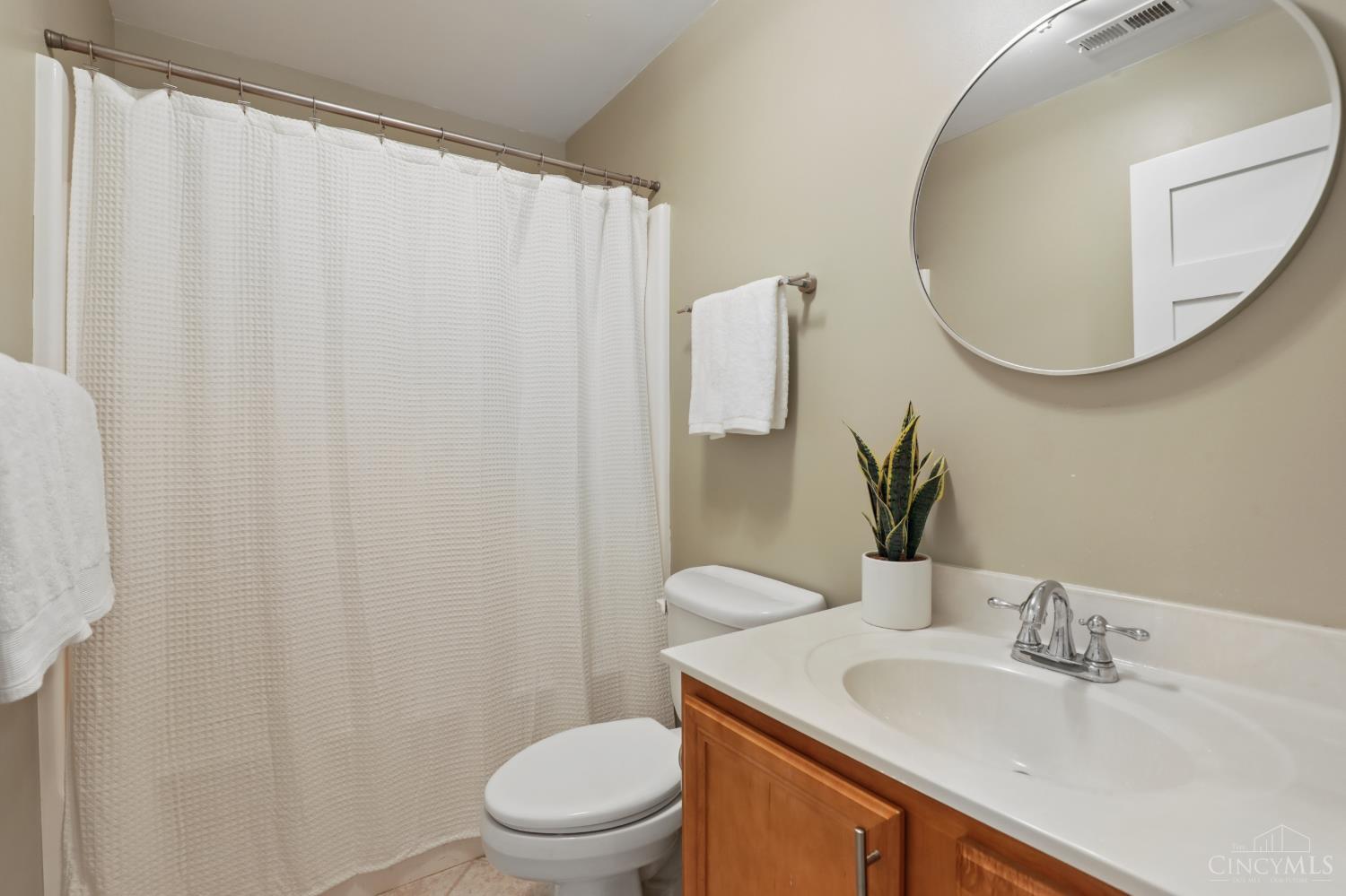 538 Lang Road Cincinnati, OH 45244 - Photo 33 of 43
