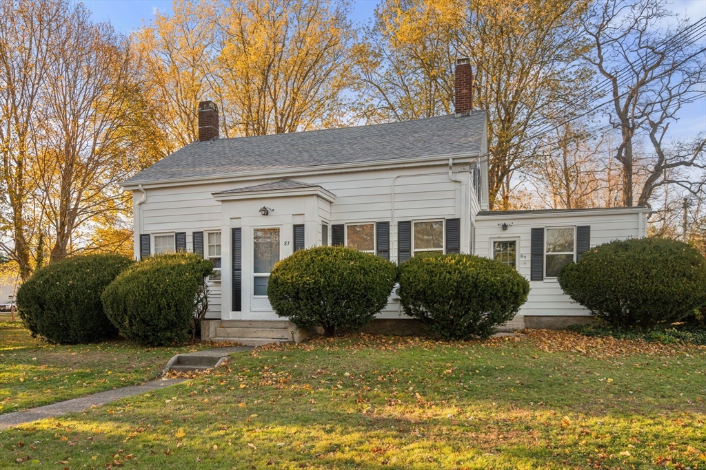 83 Fairhaven Road Mattapoisett, MA 02739 - Photo 38 of 41 a front view of a house with a garden