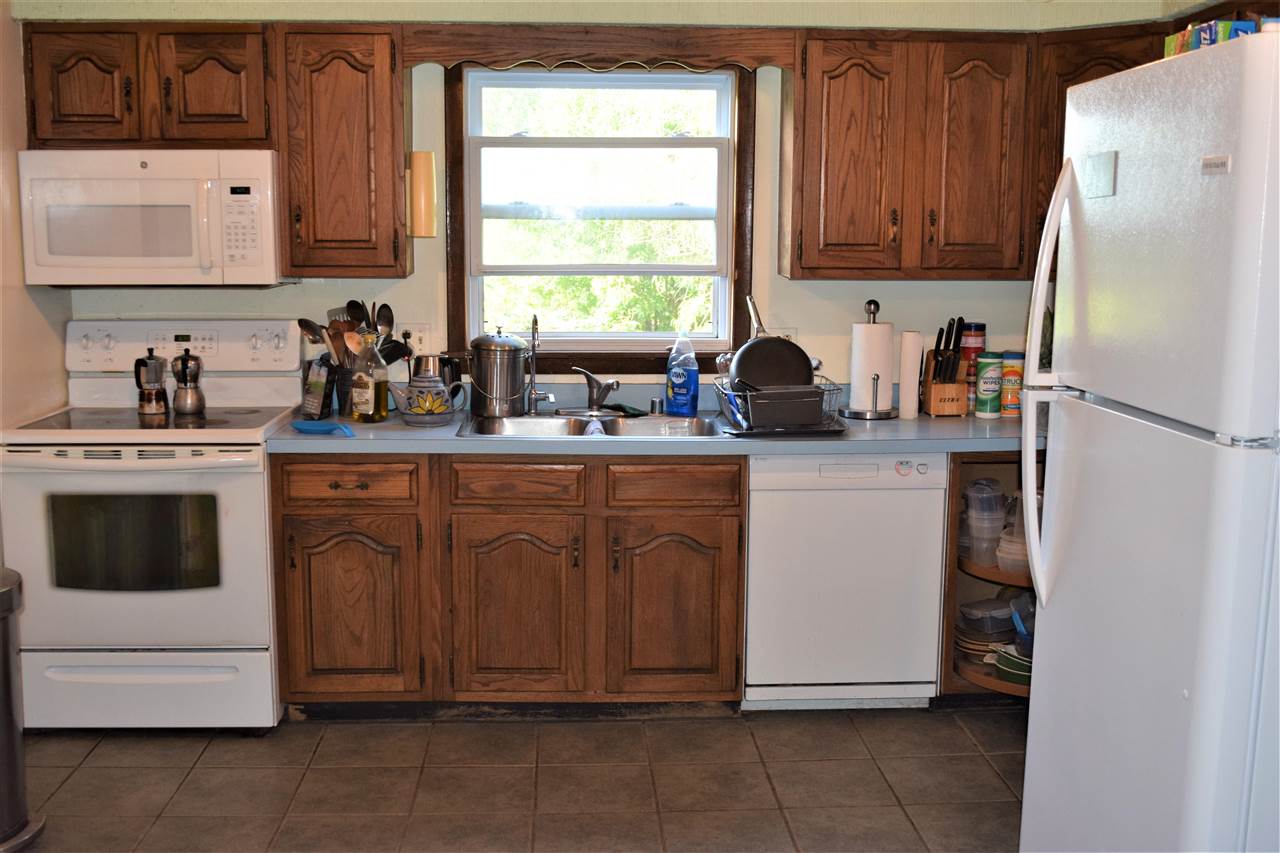 12838 Center Road Traverse City, MI 49686 - Photo 19 of 37 1887948-18.JPG