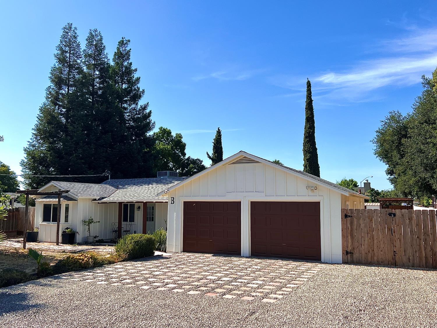 5149 Covert Road Salida, CA 95368 - Photo 1 of 1 a front view of a house with a yard