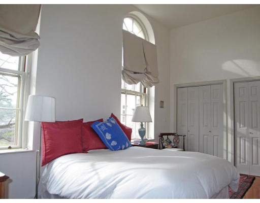 60 Glen Road, Unit 112 Brookline, MA 02445 - Photo 4 of 5