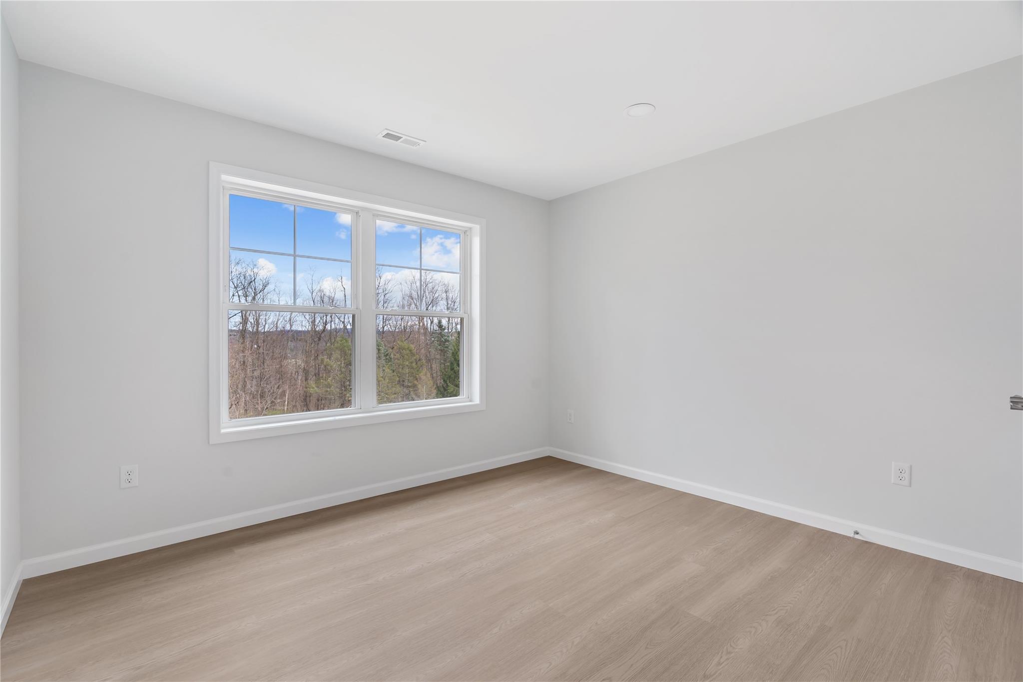 346 Old Hopewell Road Wappingers Falls, NY 12590 - Photo 25 of 42 an empty room with a window
