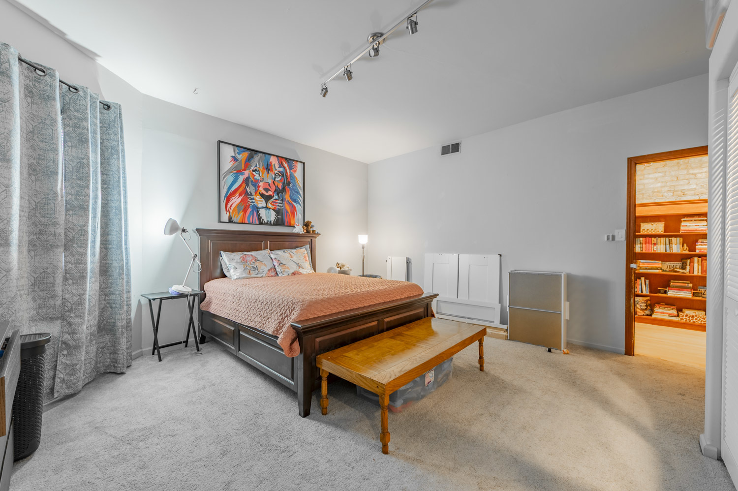 4012 North Sheridan Road, Unit 1S Chicago, IL 60613 - Photo 12 of 23 Gallery Image 12