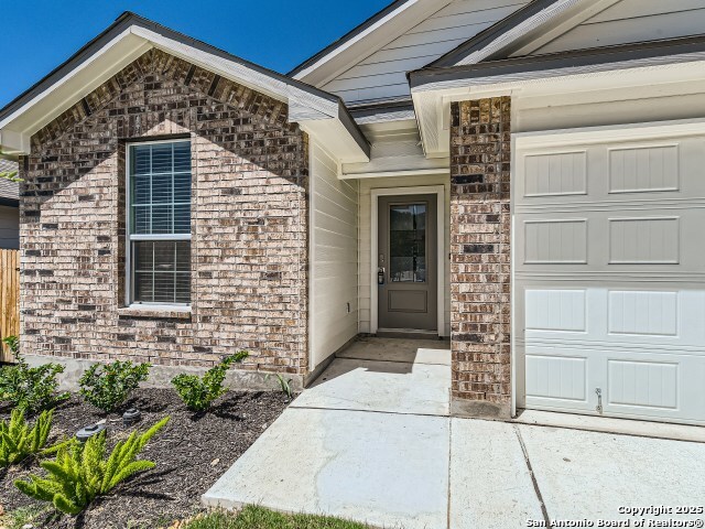 1725 Rocky Rise San Antonio, TX 78245 - Photo 3 of 32