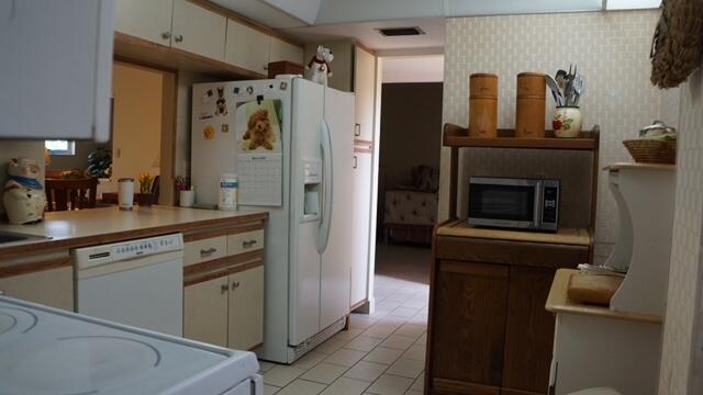 6461 Northwest 2nd Avenue, Unit 505 Boca Raton, FL 33487 - Photo 4 of 18 Kitchen