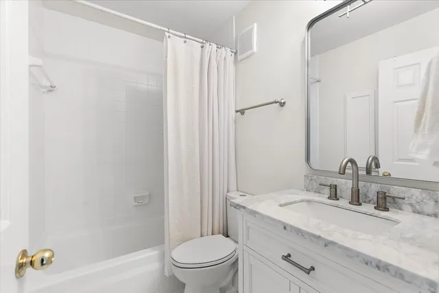 $273,600 | 128 Lake Chateau Drive, Hermitage, TN 37076