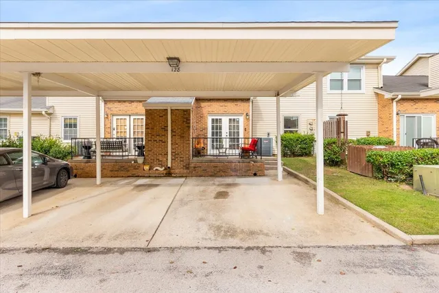 $273,600 | 128 Lake Chateau Drive, Hermitage, TN 37076