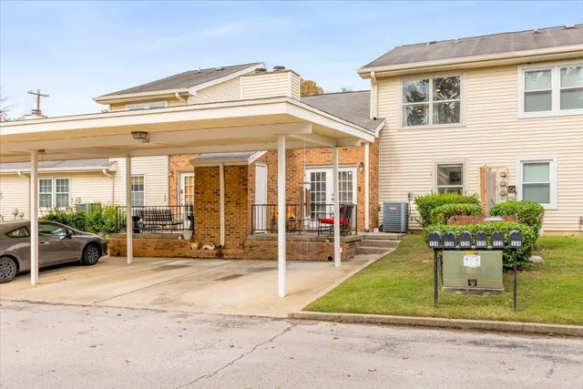 $273,600 | 128 Lake Chateau Drive, Hermitage, TN 37076