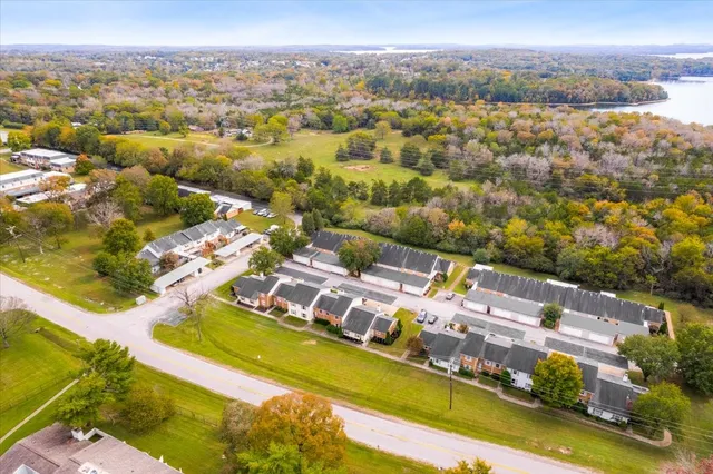 $273,600 | 128 Lake Chateau Drive, Hermitage, TN 37076