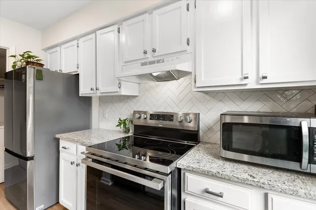 $273,600 | 128 Lake Chateau Drive, Hermitage, TN 37076