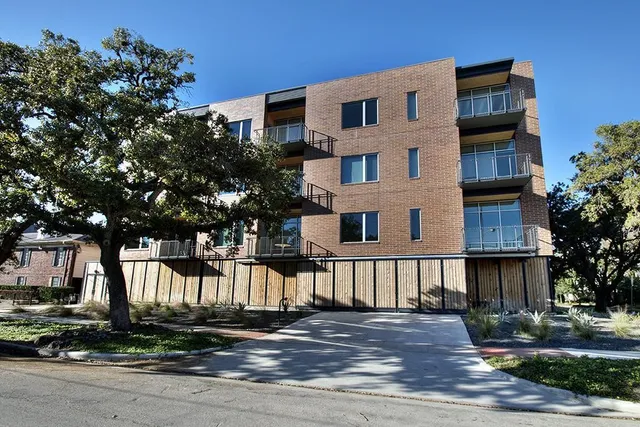 $625,000 | 2410 Waugh Drive, Unit 4C, Houston, TX 77006